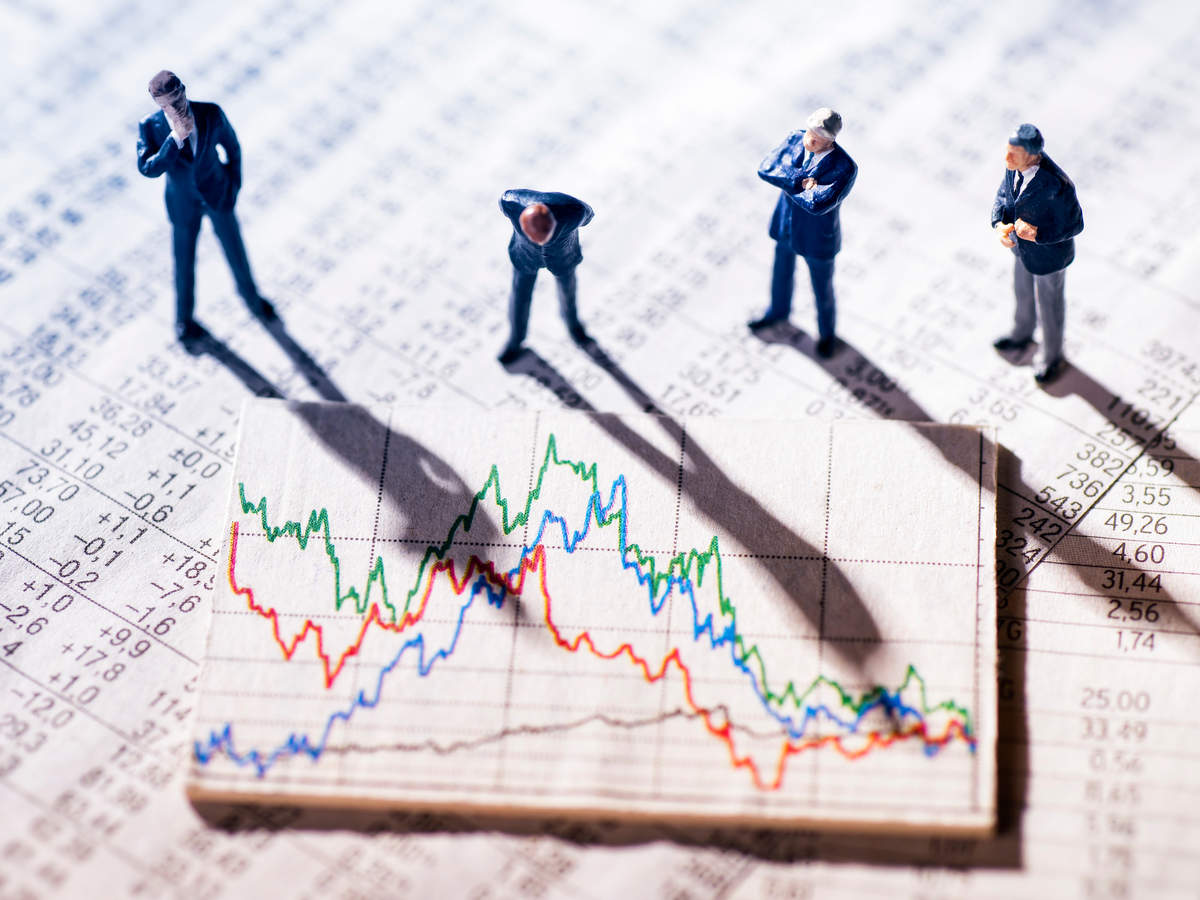 How Market Volatility Affects Long-Term Investors
